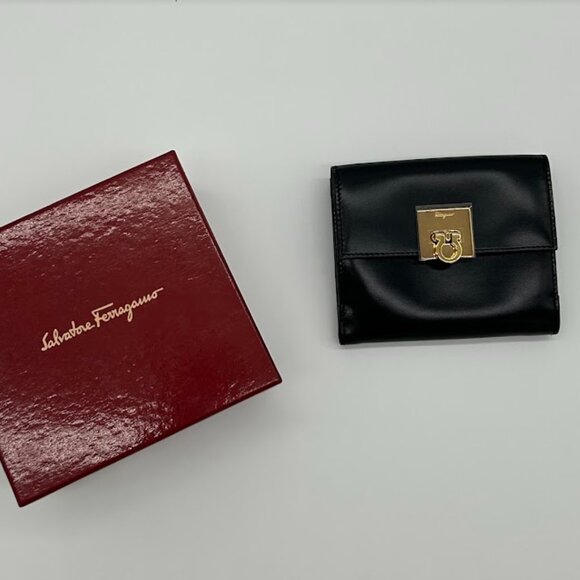 Ferragamo Gancini Compact Wallet - Picture 1 of 3